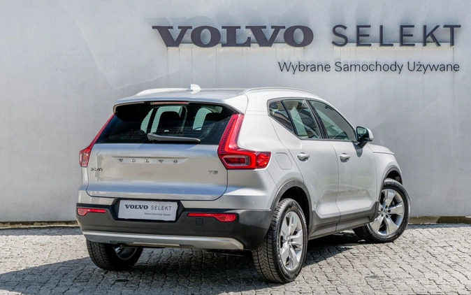 Volvo XC 40 cena 99900 przebieg: 75301, rok produkcji 2018 z Sierpc małe 529